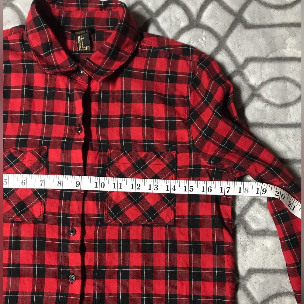 Forever 21 Flannel Top Size Small